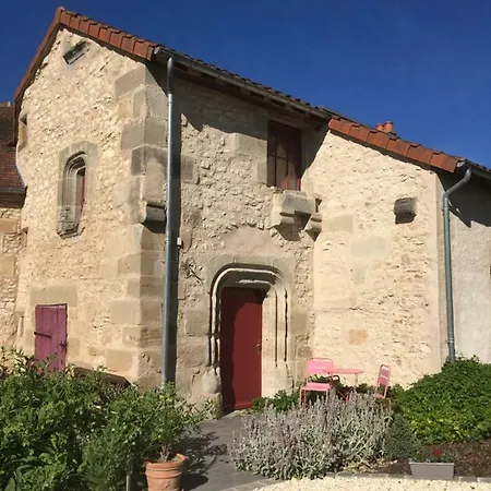 ゲストハウス La Troliere 4*