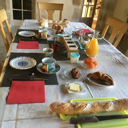 ゲストハウス La Troliere